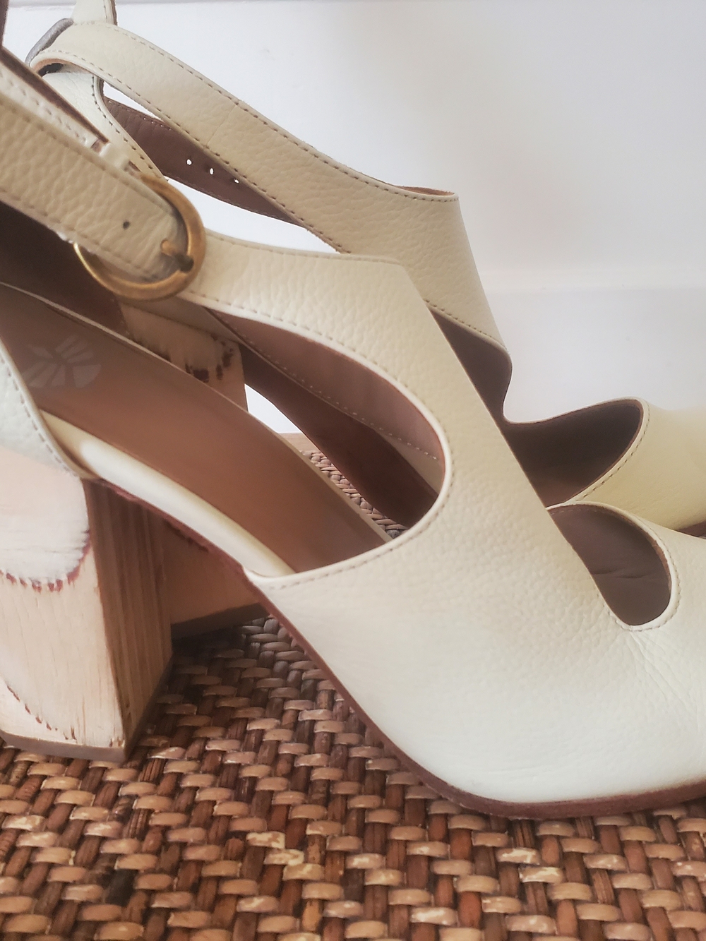 Fortress of Inca Luna Naya Ivory Leather Heels, sz 38